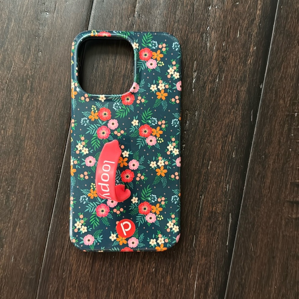 Loopy case for iPhone 13 Pro. Like new condition. Great for summer!